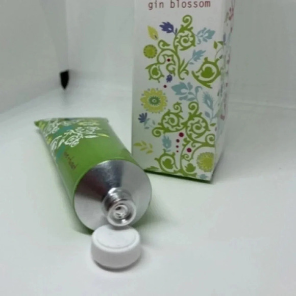 Gin Blossom Love & Toast Hand creme 45ml Tube New in Box - Picture 4 of 4